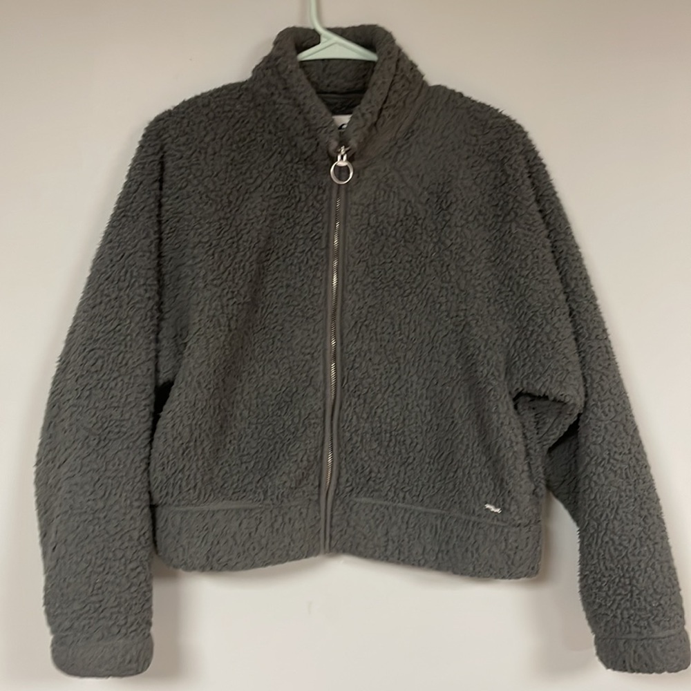 GRAY HOLLISTER WOMENS SHERPA FLEECE JACKET, SIZE SMALL, ZIPPER FRONT, POCKETS